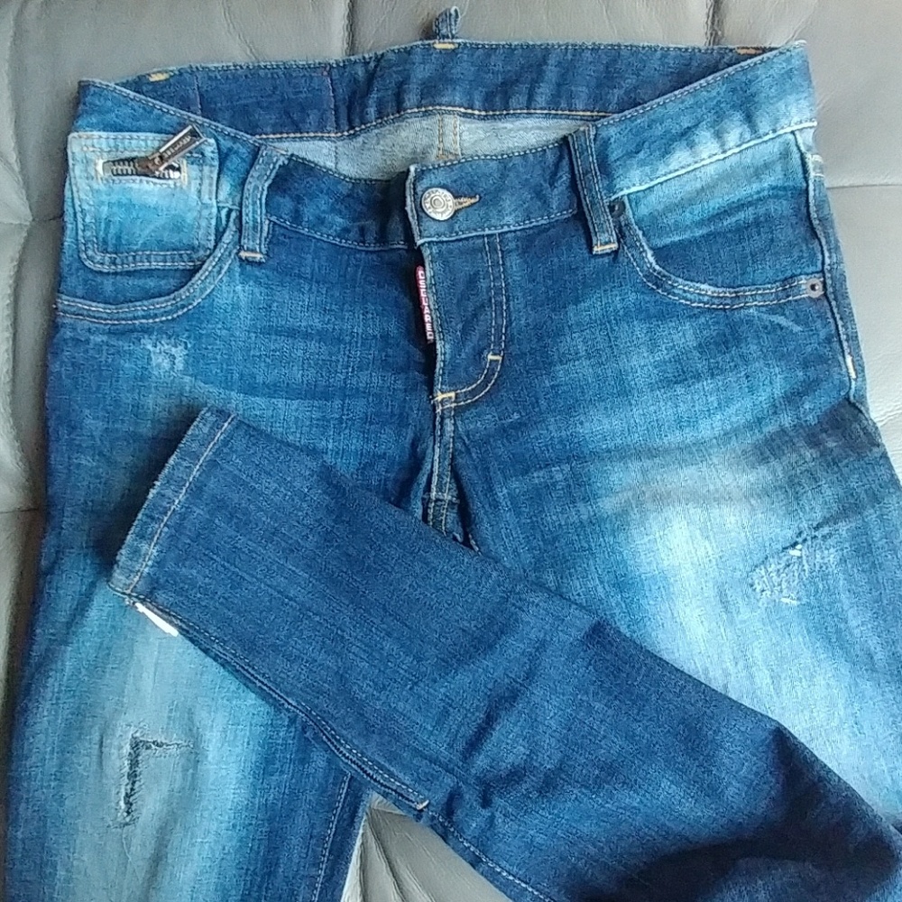 DSQUARED2 jeans  (US 4) sz 40